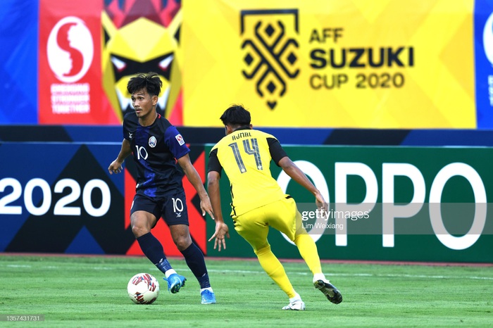 HLV Keisuke Honda bất lực nhìn Campuchia thất bại trong ngày ra mắt AFF Cup 2020  - Ảnh 5.