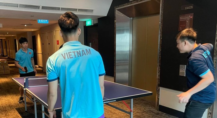 ĐT Việt Nam được tài trợ gấp bộ chơi bóng bàn giải trí khi ở Singapore - Ảnh 1.