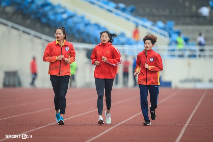 “Nữ hoàng tốc độ” Tú Chinh vượt trội tại giải điền kinh VĐQG 2021  - Ảnh 9.