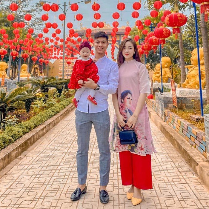 Ngày Valentine của cầu thủ Việt: Văn Đức muốn bé Dâu Tây có em, Huy Hùng tự tay gội đầu cho bà xã - Ảnh 3.