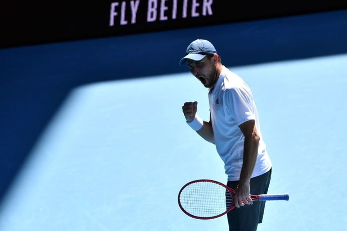 Kỷ lục và bất ngờ xuất hiện ở ngày thi đấu thứ 7 Australian Open: Đương kim á quân rời giải bạc nhược - Ảnh 5.