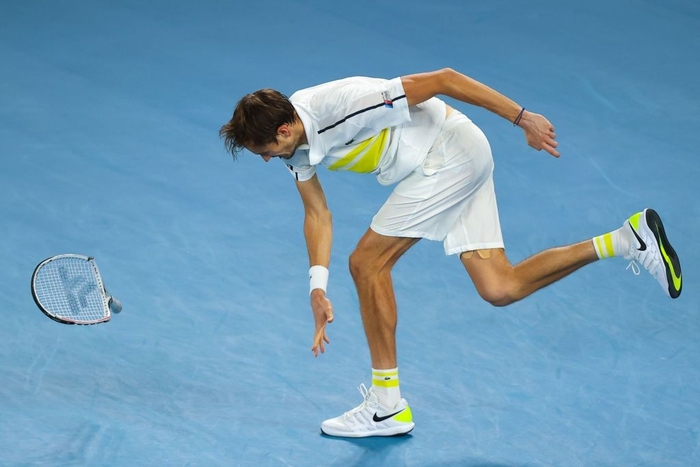 Novak Djokovic &quot;hủy diệt&quot; Medvedev để lần thứ 9 vô địch Australian Open - Ảnh 8.