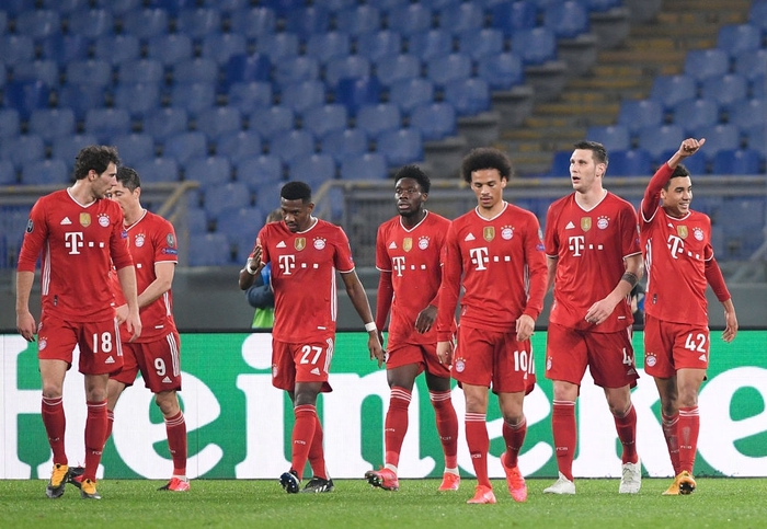 Đè bẹp đối thủ, ĐKVĐ Bayern đặt một chân vào Tứ kết Champions League - Ảnh 1.