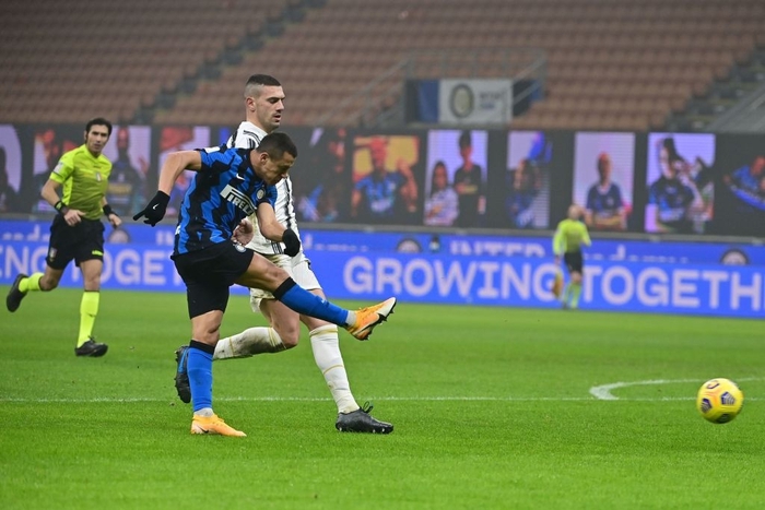 Ronaldo ghi cả 2 bàn giúp Juventus hạ gục Inter Milan ở Bán kết Coppa Italia - Ảnh 7.