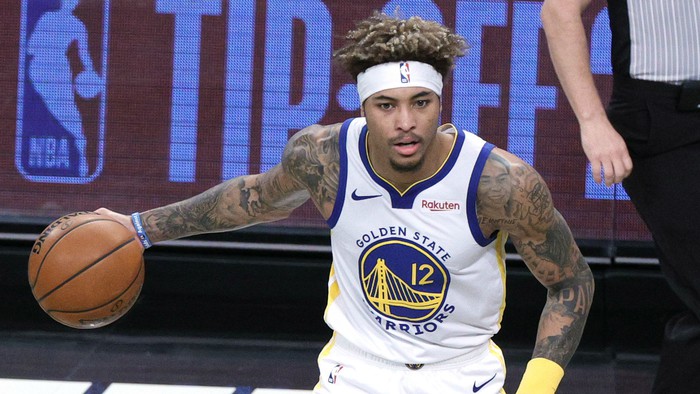 Kelly Oubre Jr &quot;đứng chung mâm&quot; với những huyền thoại sống của Golden State Warriors sau 40 điểm vào rổ Dallas Mavericks - Ảnh 3.