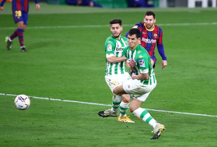 Messi tỏa sáng giúp Barca lội ngược dòng thành công - Ảnh 6.