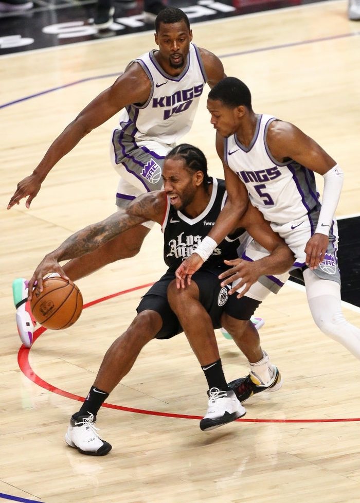 Sacramento Kings đả bại Los Angeles Clippers bằng đôi cánh De’Aaron Fox - Ảnh 2.