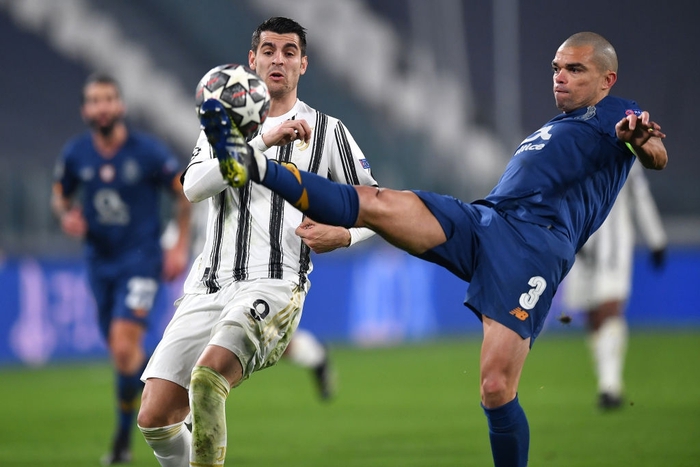 Ronaldo im lặng, Juventus cay đắng rời Champions League dù chơi hơn người trong hiệp phụ - Ảnh 6.