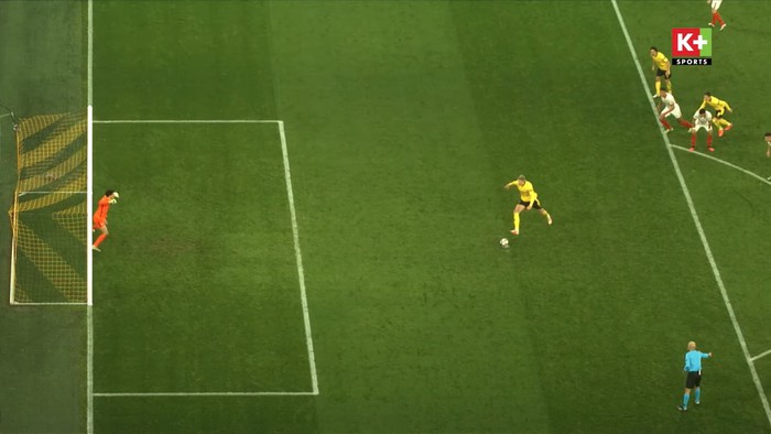 Erling Haaland hai lần sút tung lưới thủ môn trong một pha ghi bàn cho Dortmund - Ảnh 7.