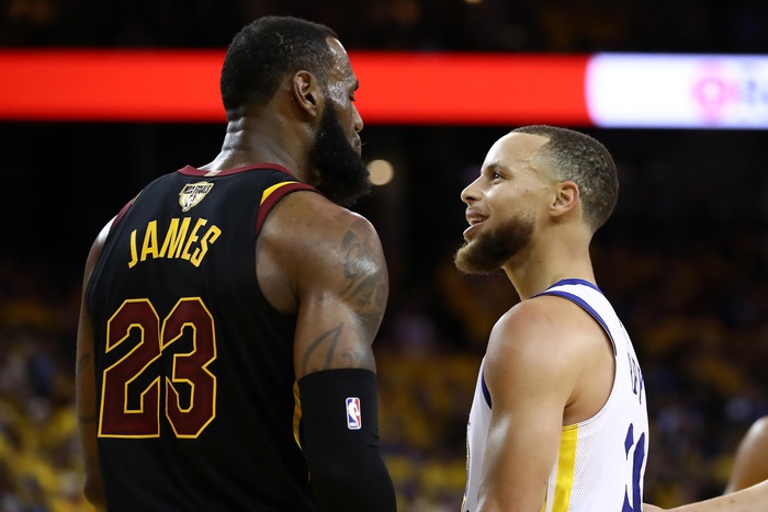 Sinh ra tại cùng một bệnh viện, liệu LeBron và Curry sẽ sát cánh cùng nhau tại một đội bóng? - Ảnh 1.