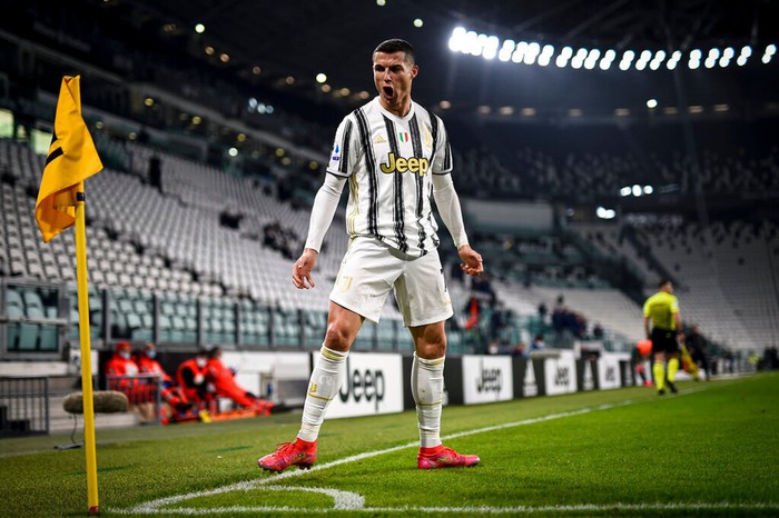 Cristiano Ronaldo &quot;trút giận&quot; với hat-trick chỉ trong 32 phút thi đấu khi trở về Serie A - Ảnh 5.