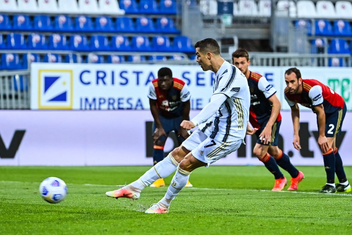 Cristiano Ronaldo &quot;trút giận&quot; với hat-trick chỉ trong 32 phút thi đấu khi trở về Serie A - Ảnh 7.
