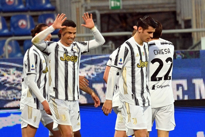Cristiano Ronaldo &quot;trút giận&quot; với hat-trick chỉ trong 32 phút thi đấu khi trở về Serie A - Ảnh 1.