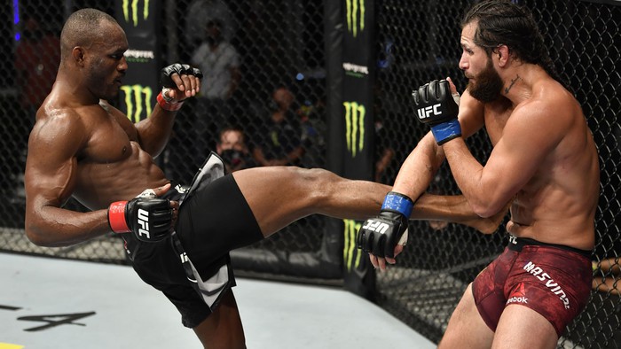 Kamaru Usman tái đấu cùng Jorge Masvidal tại UFC 261 vào tháng 4, khán giả được phép vào kín nhà thi đấu để theo dõi - Ảnh 2.