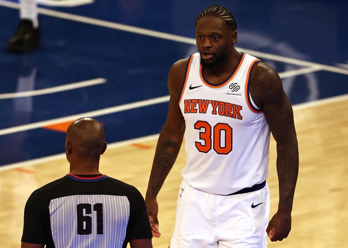 New York Knicks thua suýt soát Philadelphia 76ers, NHM gọi tên &quot;linh vật&quot; Ben Simmons - Ảnh 3.