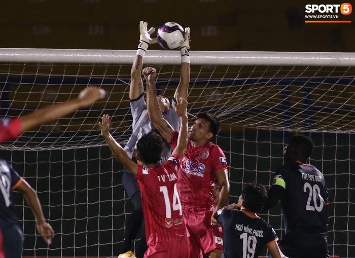 Tiến Linh, Văn Vũ cho HLV Masahiro Shimoda (Sài Gòn FC) nhận trái đắng thứ 2 trên đấu trường V.League - Ảnh 6.