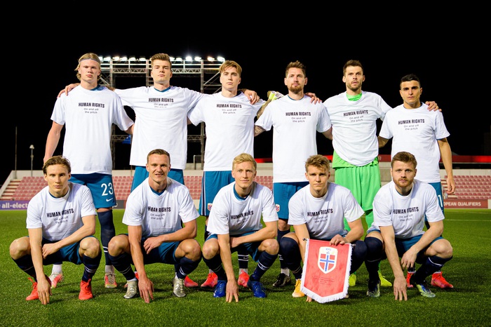 Tuyển Na Uy mặc áo phông &quot;biểu tình&quot; chủ nhà World Cup 2022 - Ảnh 3.
