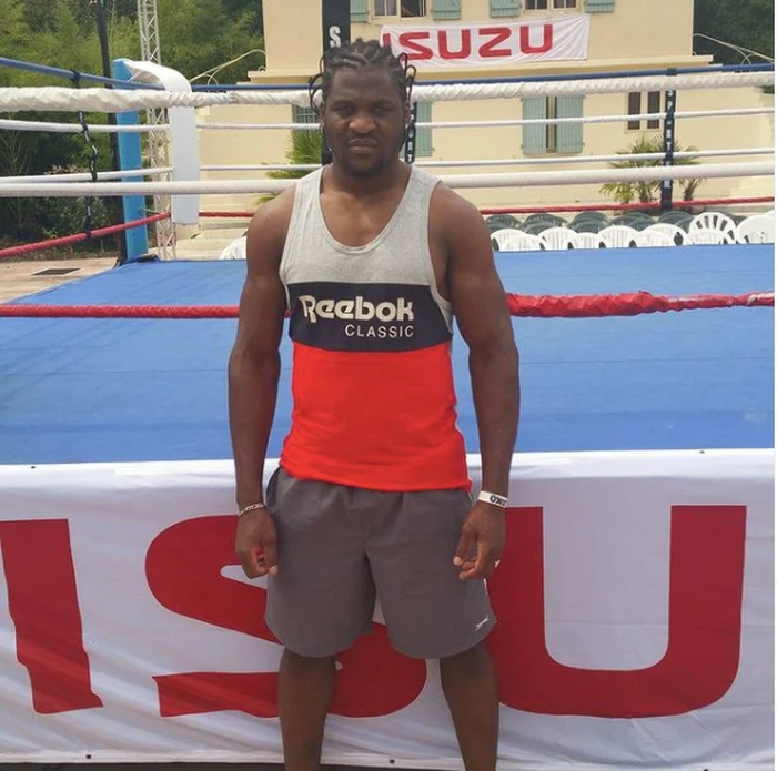 Francis Ngannou và hành trình từ anh chàng phải tranh ăn với chuột trong thùng rác tới ngôi sao hàng đầu ở UFC - Ảnh 2.