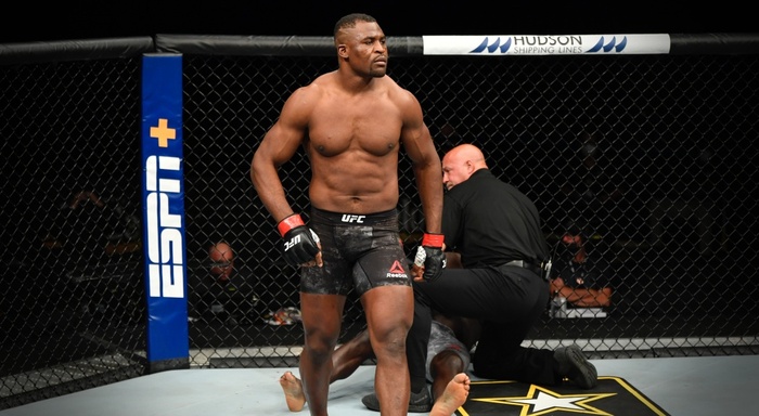 Francis Ngannou và hành trình từ anh chàng phải tranh ăn với chuột trong thùng rác tới ngôi sao hàng đầu ở UFC - Ảnh 4.