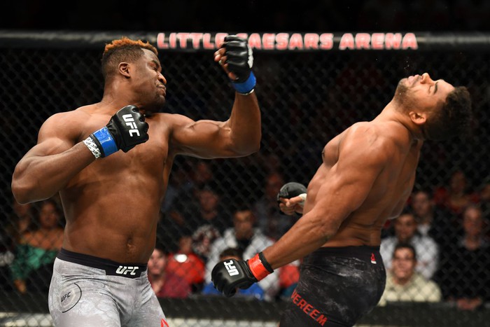 Francis Ngannou và hành trình từ anh chàng phải tranh ăn với chuột trong thùng rác tới ngôi sao hàng đầu ở UFC - Ảnh 3.