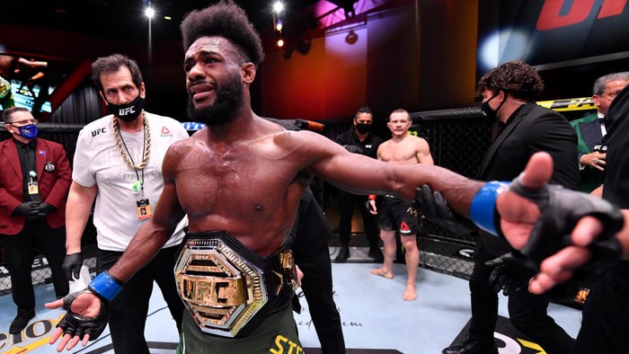 Aljamain Sterling kêu gọi UFC không cho Petr Yan tái đấu - Ảnh 3.