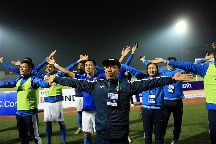 Bị nợ lương, cầu thủ Than Quảng Ninh có thể buông để Hà Nội FC chiến thắng - Ảnh 1.