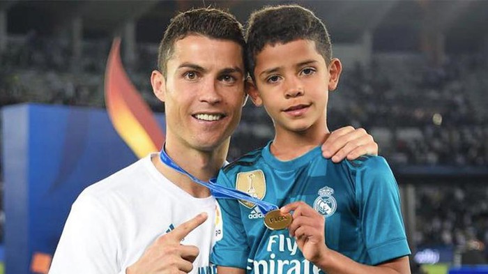 Điều Ronaldo sợ nhất ở con trai - Ảnh 1.