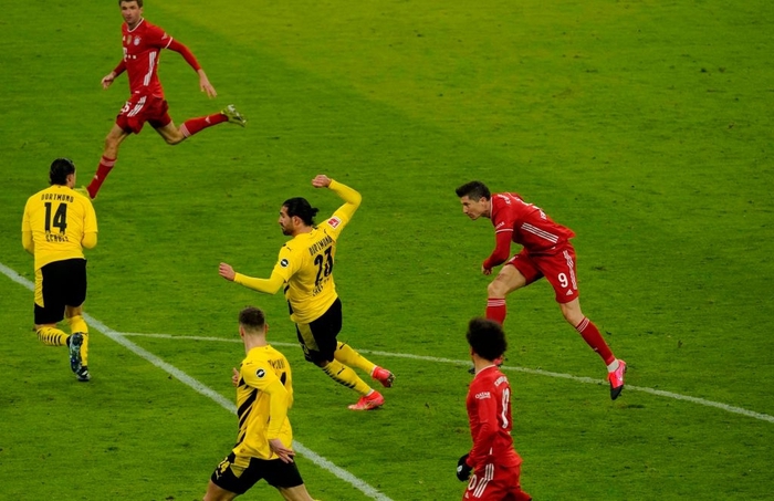 Lewandowski lập hat-trick, Bayern ngược dòng huỷ diệt Dortmund - Ảnh 8.