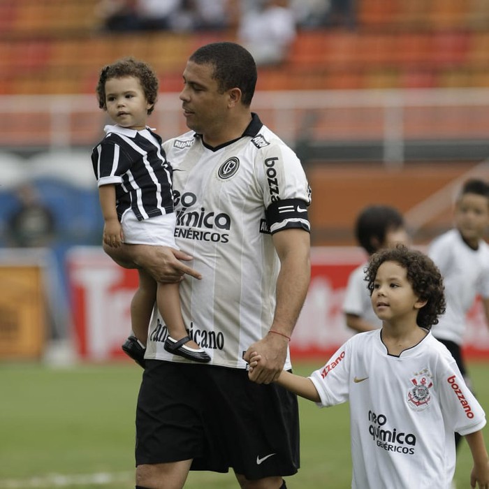 Huyền thoại Ronaldo lại ghi bàn: Đã triệt sản 10 năm nhưng vẫn chuẩn bị đón người con thứ 5 - Ảnh 4.