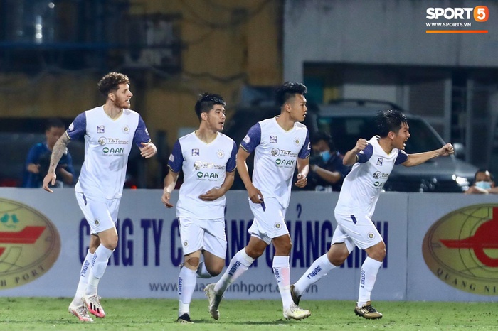 Quang Hải &quot;rực sáng&quot;: Vừa ghi bàn, vừa kiến tạo giúp Hà Nội FC dẫn trước 4-0 Quảng Ninh - Ảnh 5.