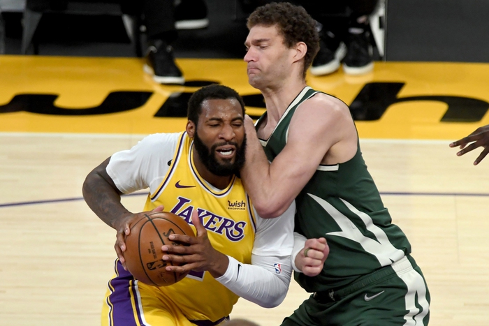 Cập nhật tình hình chấn thương của Andre Drummond, cầu thủ Lakers xui xẻo trong ngày ra mắt - Ảnh 1.