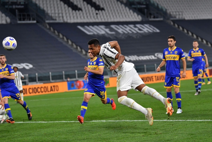 Ronaldo im tiếng trong ngày trở lại, Juventus phải nhờ đến hậu vệ để chiến thắng đội đứng áp chót Serie A - Ảnh 4.