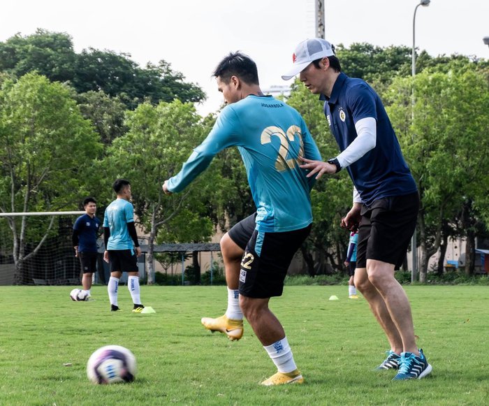 HLV Hàn Quốc: Hà Nội FC không được phép gục ngã vì có nhiều tuyển thủ Việt Nam - Ảnh 2.