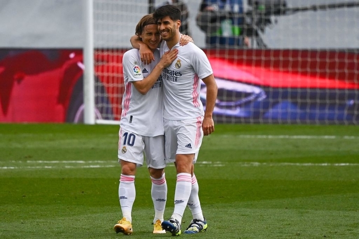 Real Madrid thắng thuyết phục để áp sát ngôi đầu La Liga - Ảnh 4.