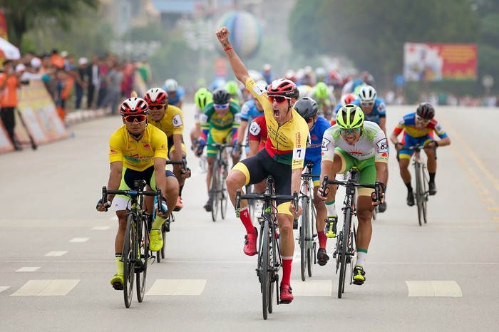 Đua xe đạp Cúp Truyền hình TP. Hồ Chí Minh: Cua-rơ Tây Ban Nha bất ngờ thắng chặng đua tốc độ ở Lạng Sơn - Ảnh 3.