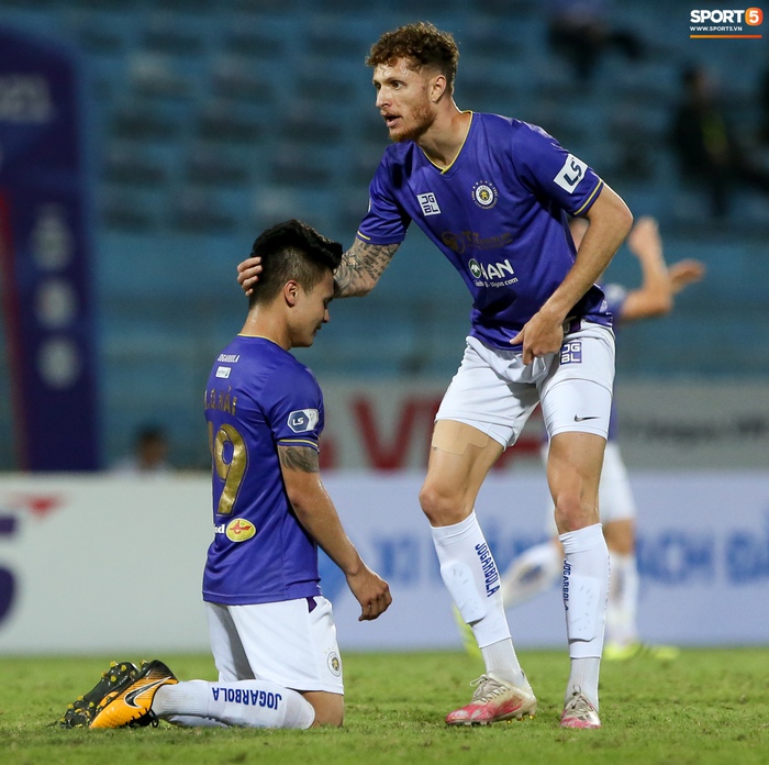 Quang Hải nhăn mặt vì đồng đội, Hà Nội FC thêm &quot;tan hoang&quot; sau trận thua Viettel - Ảnh 3.