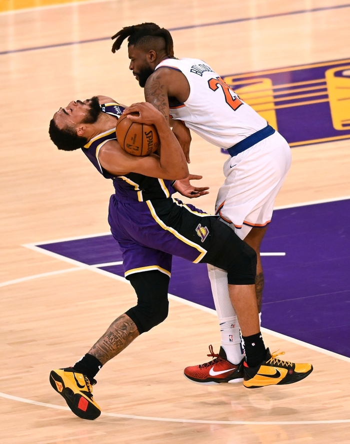 Los Angeles Lakers vượt “cửa tử” nhờ kép phụ lên tiếng - Ảnh 1.