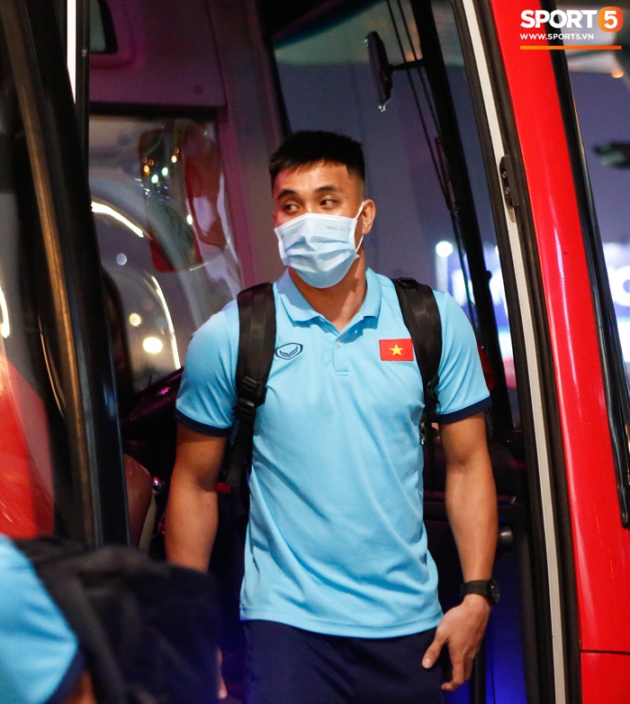 ĐT Việt Nam lên đường lúc nửa đêm, sẵn sàng tranh vé dự Futsal World Cup - Ảnh 14.