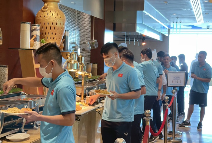Tuyển futsal Việt Nam đã đặt chân tới UAE, chuẩn bị cho chiến dịch tranh vé dự Futsal World Cup 2021 - Ảnh 6.