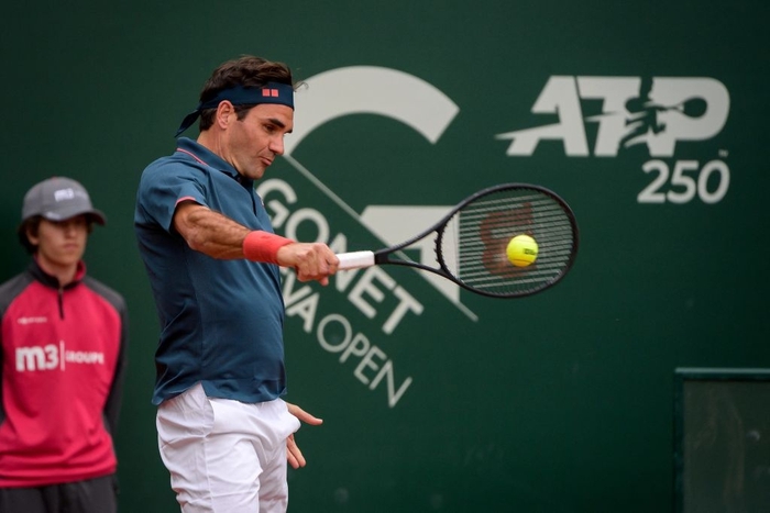Federer thua sốc ngay vòng đầu giải đấu đất nện tại quê hương - Ảnh 7.