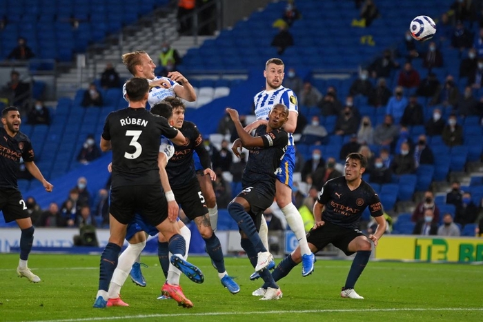Thi đấu thiếu người, Manchester City nhận thất bại trên sân của Brighton - Ảnh 6.