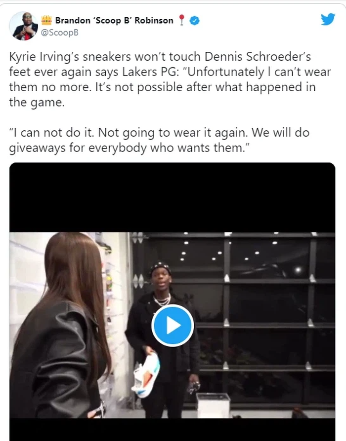 Dennis Schroder giveaway toàn bộ giày Kyrie Irving sau cuộc va chạm với ngôi sao của Brooklyn Nets - Ảnh 1.