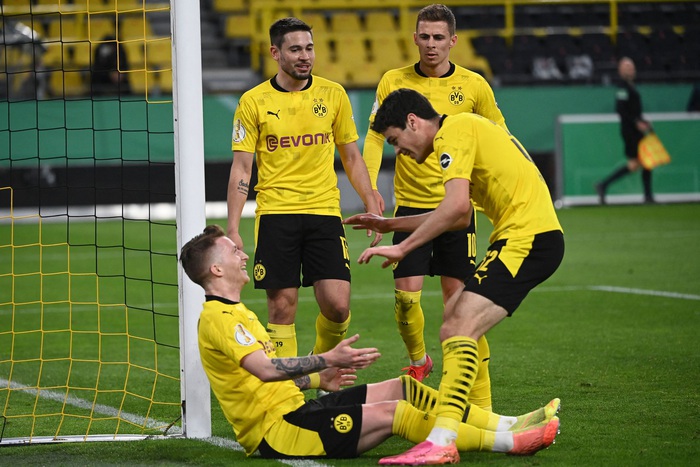 Dortmund hủy diệt đối thủ loại Bayern Munich vào chung kết Cúp Quốc gia Đức - Ảnh 1.