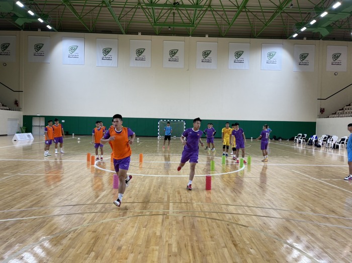 ĐT Futsal Việt Nam có đợt xét nghiệm thứ hai, buổi tập cuối trước khi chốt 14 cầu thủ chính thức - Ảnh 2.