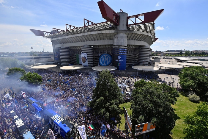 Inter Milan đại thắng trong ngày nâng cao cúp vô địch Serie A 2020-21 - Ảnh 1.