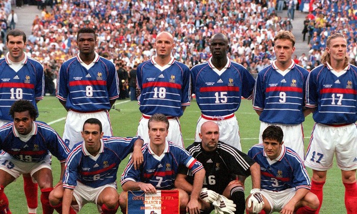 Euro 2000: khi người Pháp cô đơn trên đỉnh châu Âu - Ảnh 1.