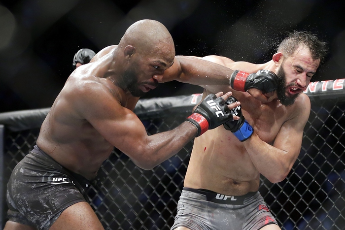 Jon Jones sẵn sàng chờ thêm một năm cho ngày ra mắt hạng nặng UFC - Ảnh 1.