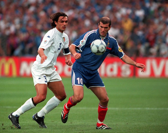 Euro 2000: khi người Pháp cô đơn trên đỉnh châu Âu - Ảnh 3.