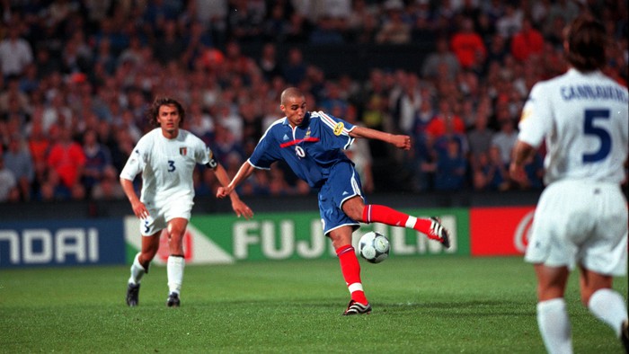 Euro 2000: khi người Pháp cô đơn trên đỉnh châu Âu - Ảnh 4.