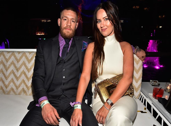 Bạn thân Artem Lobov khẳng định Conor McGregor cực may mới yêu được Dee Devlin: Nấu ăn ngon, không cấm đoán bạn trai - Ảnh 1.